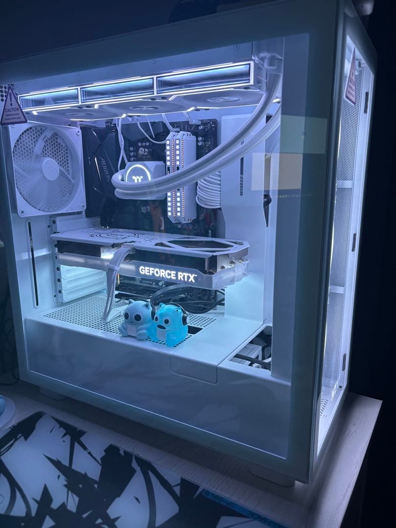 【中古・美品】 玄人志向 GeForce RTX 4070 12gb 白