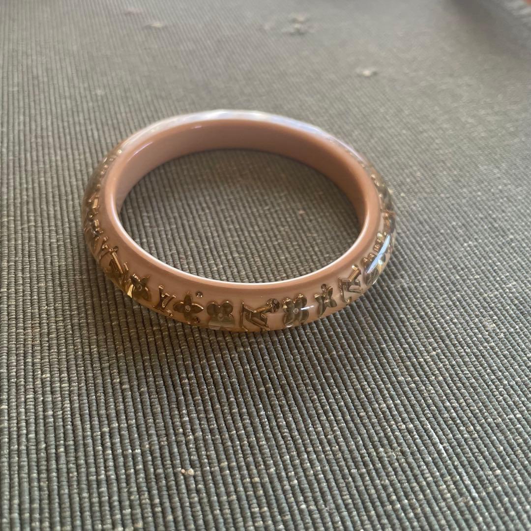 ルイヴィトン ベージュ バングル