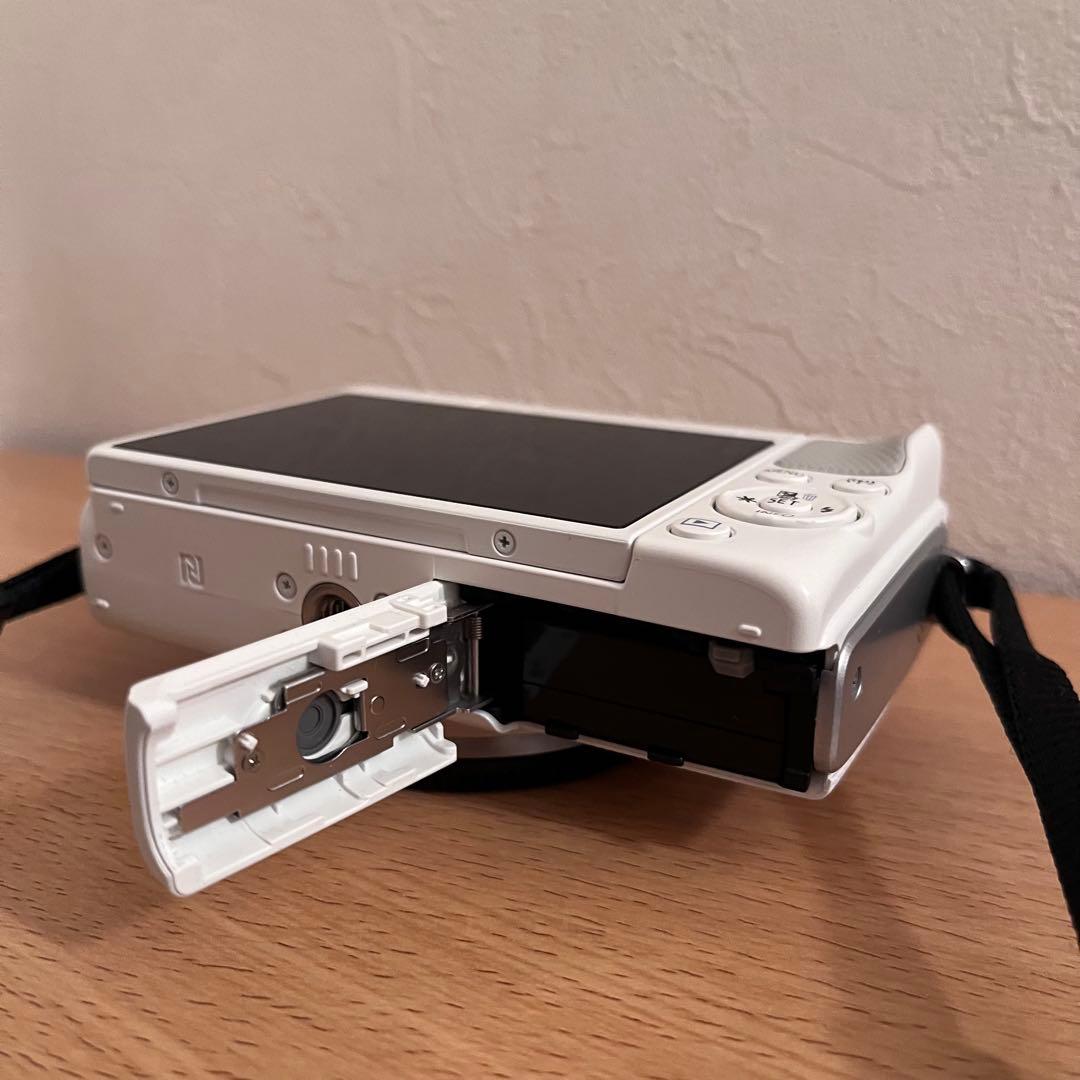 【美品】Canon EOS M100 ミラーレス一眼カメラ ダブルレンズキット