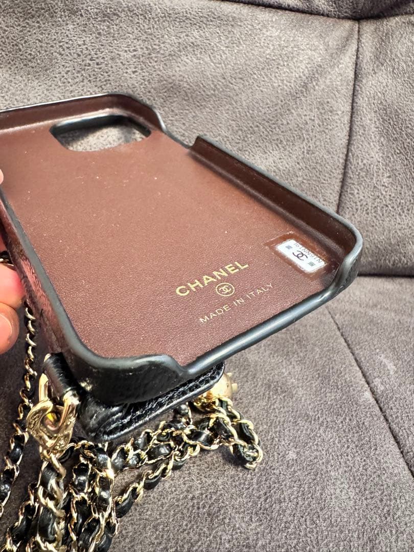 CHANEL iPhoneケース　キャビアスキン　15 pro Max