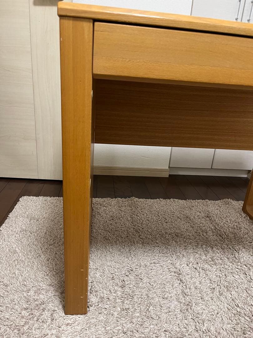 ナチュラルウッドの学習机　ヒカリサンデスク