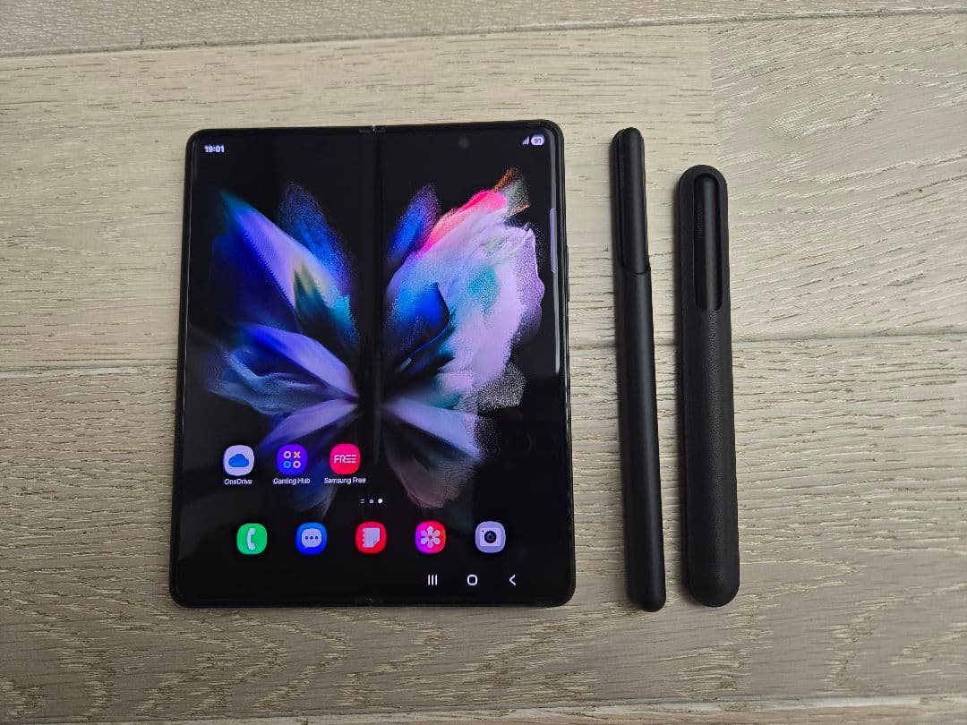 【美品】Samsung Galaxy Z Fold3 512GB ブラック