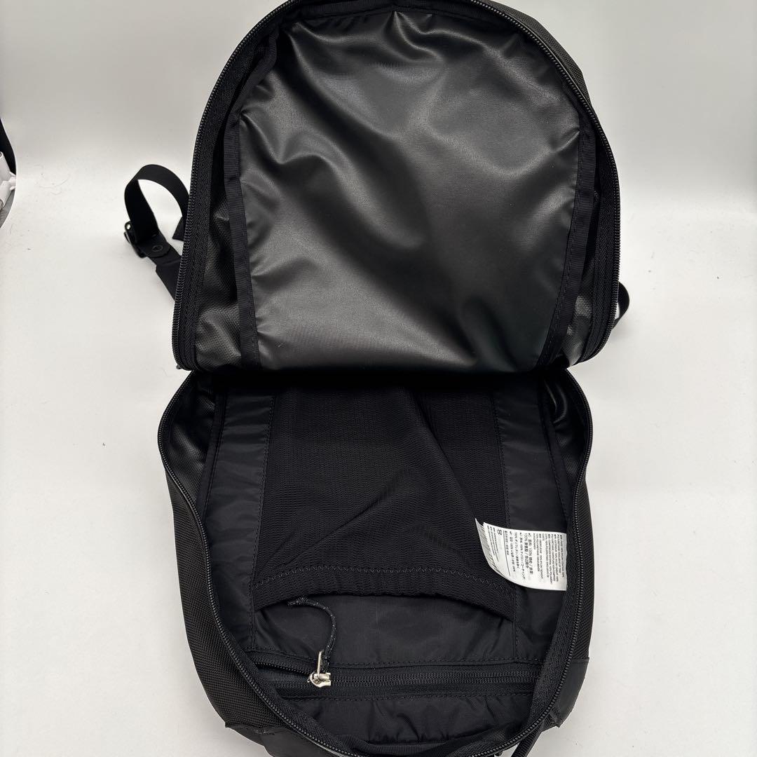 人気✴︎アークテリクス アロー 22 グリーン カナダ限定 廃盤　バックパック