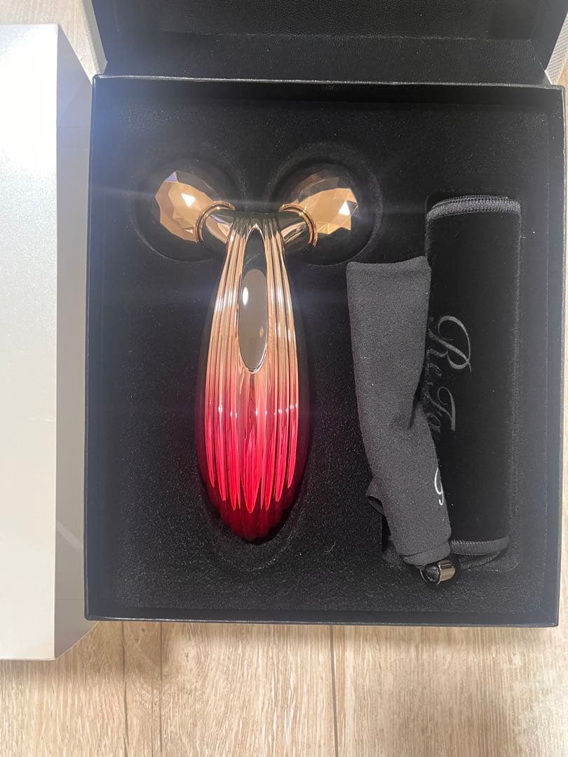 ReFa 美顔ローラー グラデーションレッド