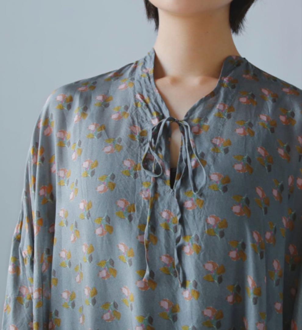 【美品】TOWAVASE トワヴァーズ　Louis blouse