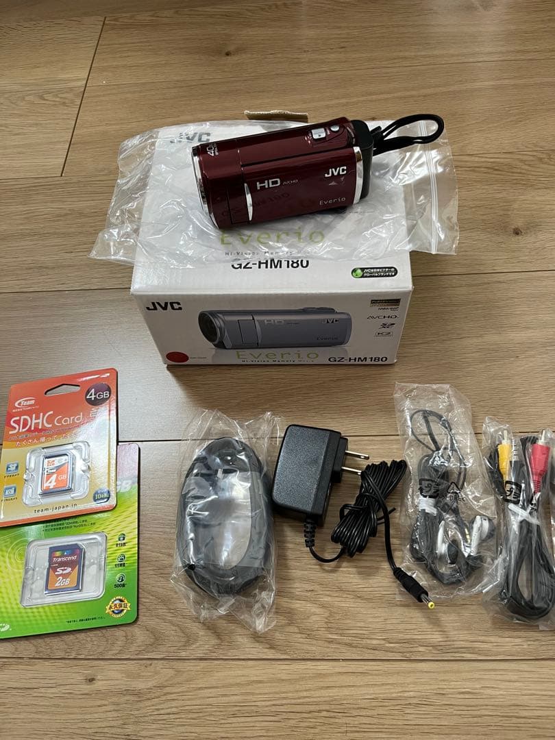 未使用 JVC GZ-HM180 HDビデオカメラ レッド