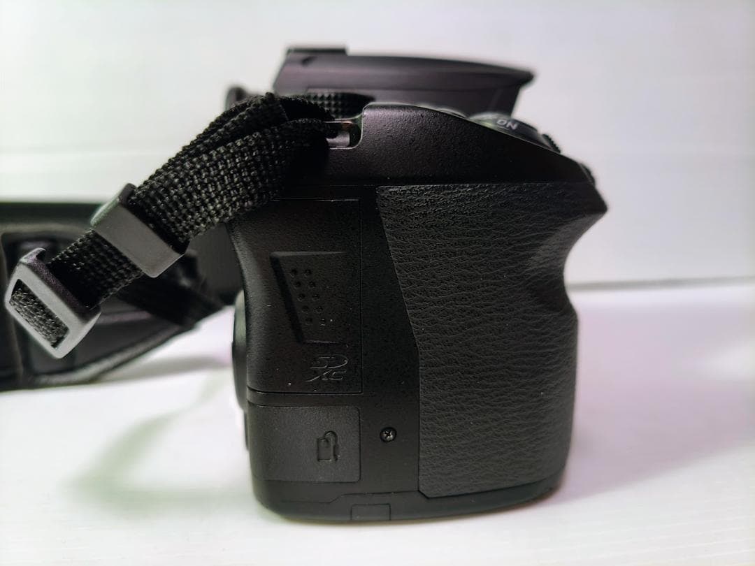 【黒死病対策】【内臓電池交換】PENTAX K-30 カメラらしいブラック