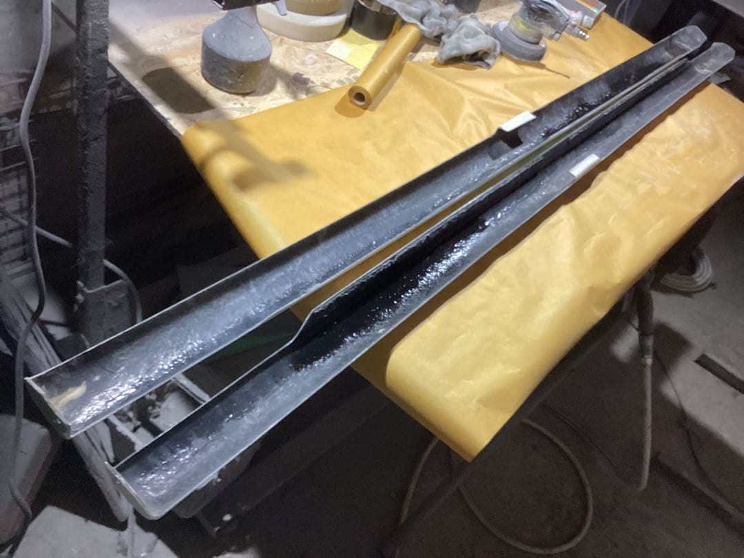 ハイエース200系ギブソンサイドステップ070塗装。