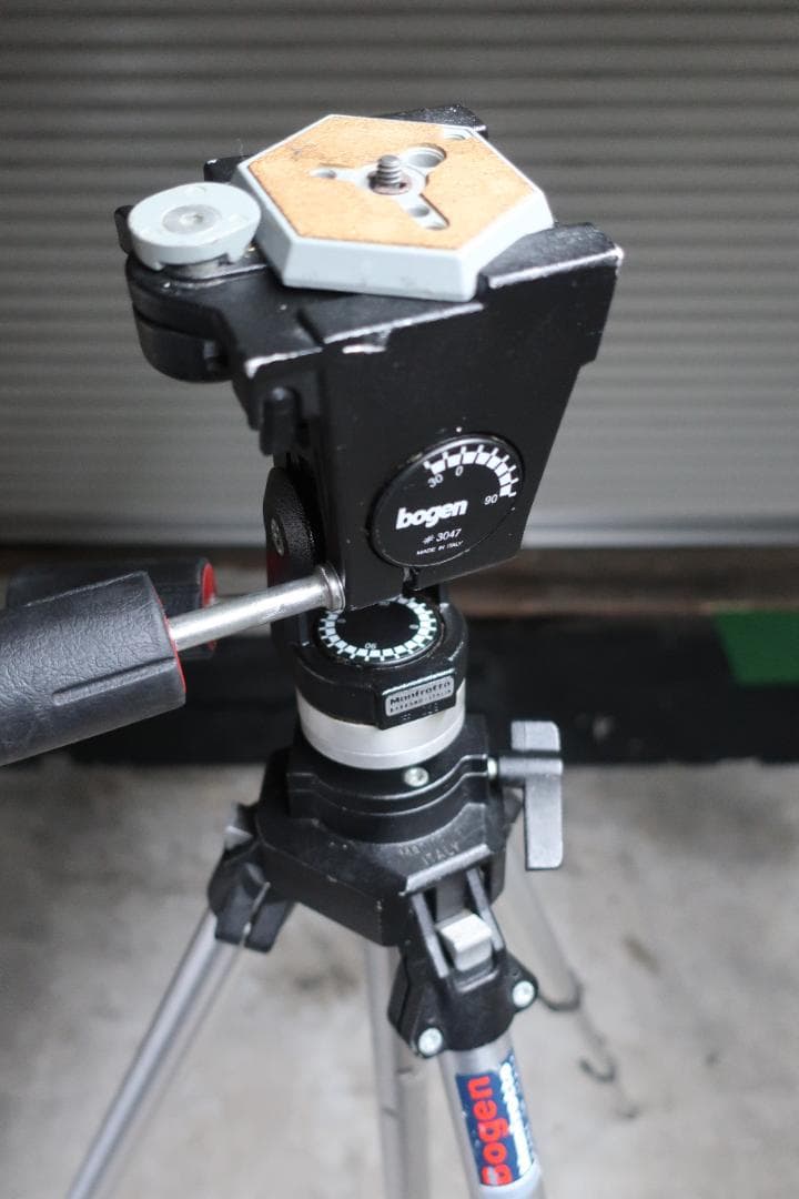 Manfrotto (Bogen)　三脚