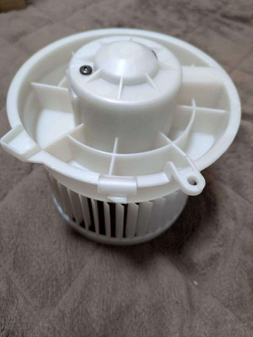 日産セレナGFC27　ヒーターモーター　新品未使用品