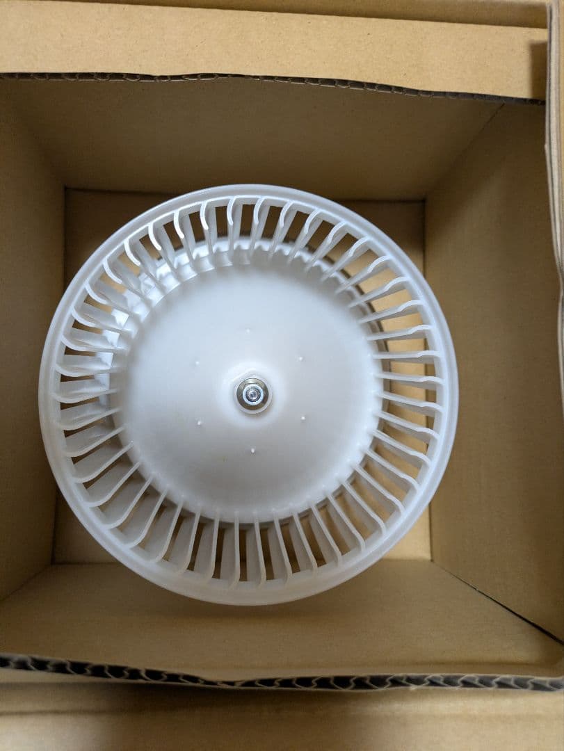 日産セレナGFC27　ヒーターモーター　新品未使用品