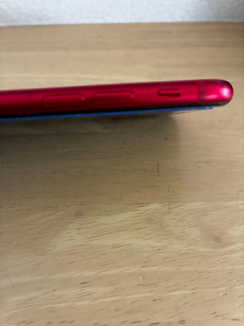 Apple iPhone SE (第2世代) PRODUCT(RED) 本体