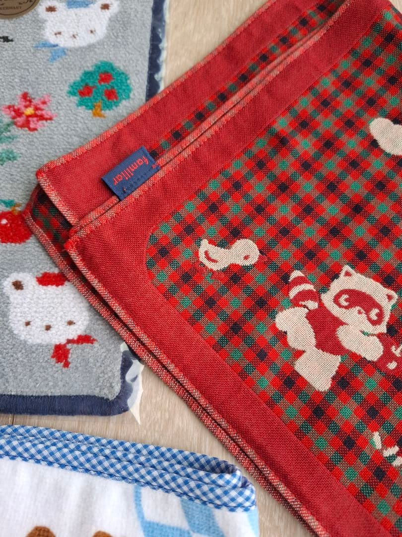 12/16まで最終お値下げ フェイラーコラボハンカチ ファミリア