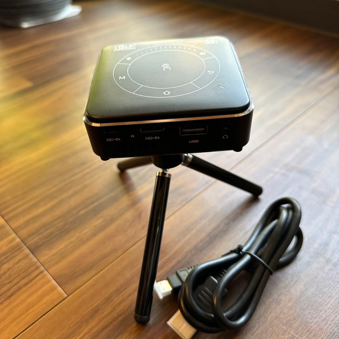 プロジェクター　ミニタイプ　4K対応