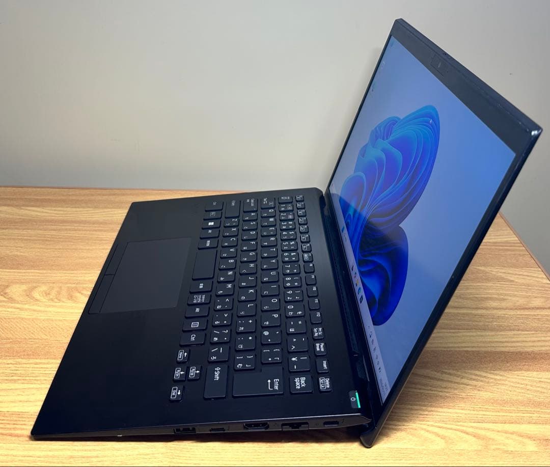 良品 VAIO Core i7gen11,画面 14inch 4K,メモ32Gb