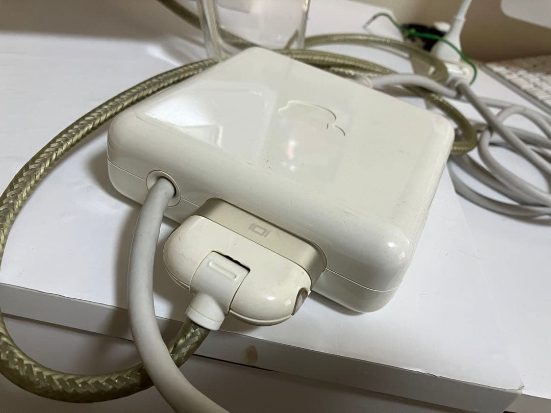 Apple Studio Display 15インチ　電源やケーブル付き