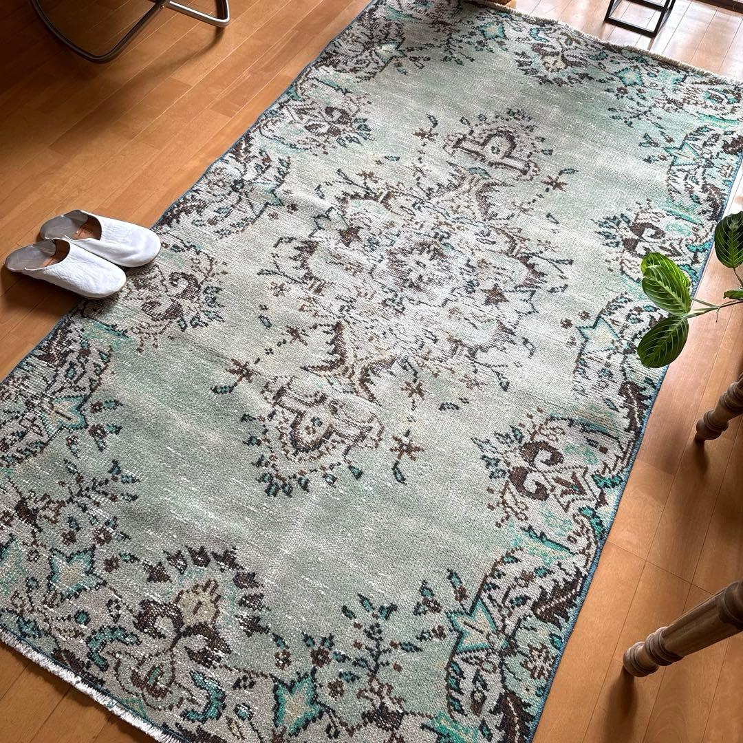 107×194淡いエメラルドグリーン×ブラウン　シャビー　トルコヴィンテージラグ