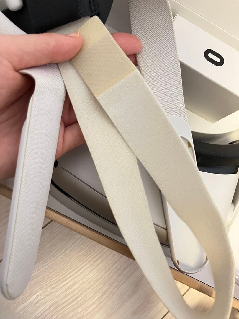   Quest 2 128GB 別売ヘッドストラップ付き