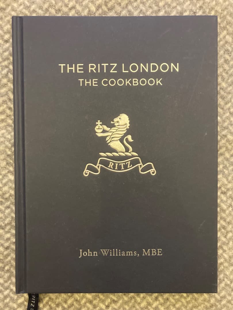 極美品 希少 Ritz London Cookbook