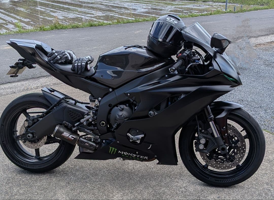 YZF-R6 BN6 72Garage カーボンタンクカバー