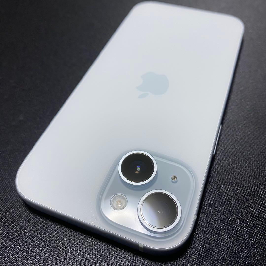 極美品⭐️SIMフリー　iPhone15 ケース付き 即発送