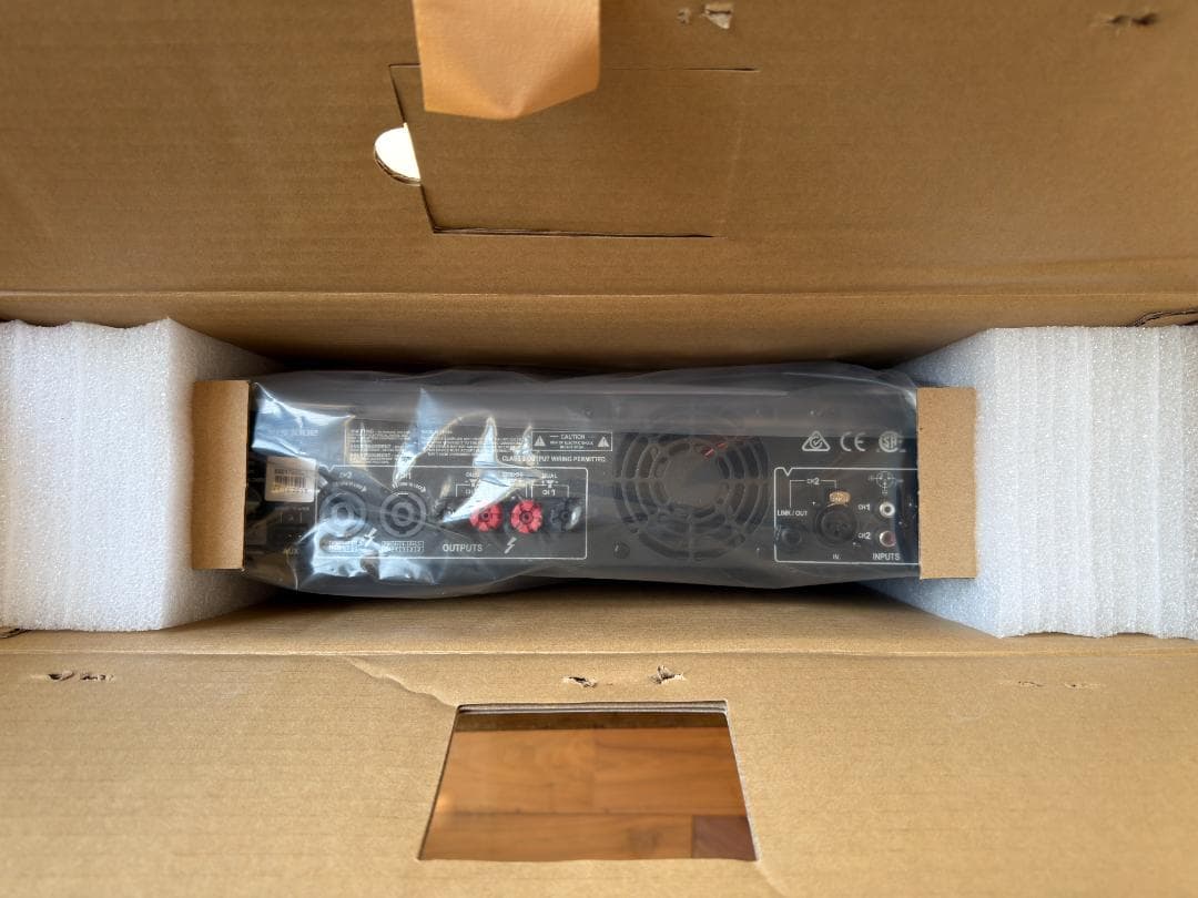 新品未使用 / CROWN(AMCRON) / XLS1002 / パワーアンプ