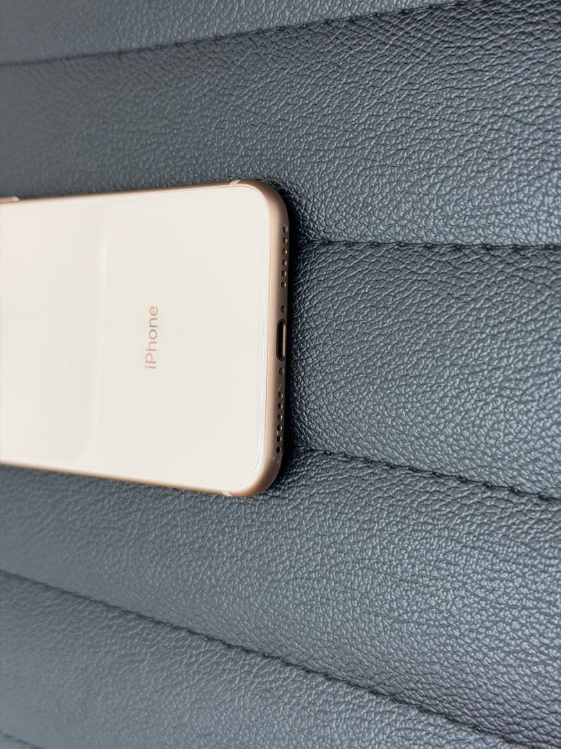 Apple iPhone 8 64GB ゴールド　美品　simフリー