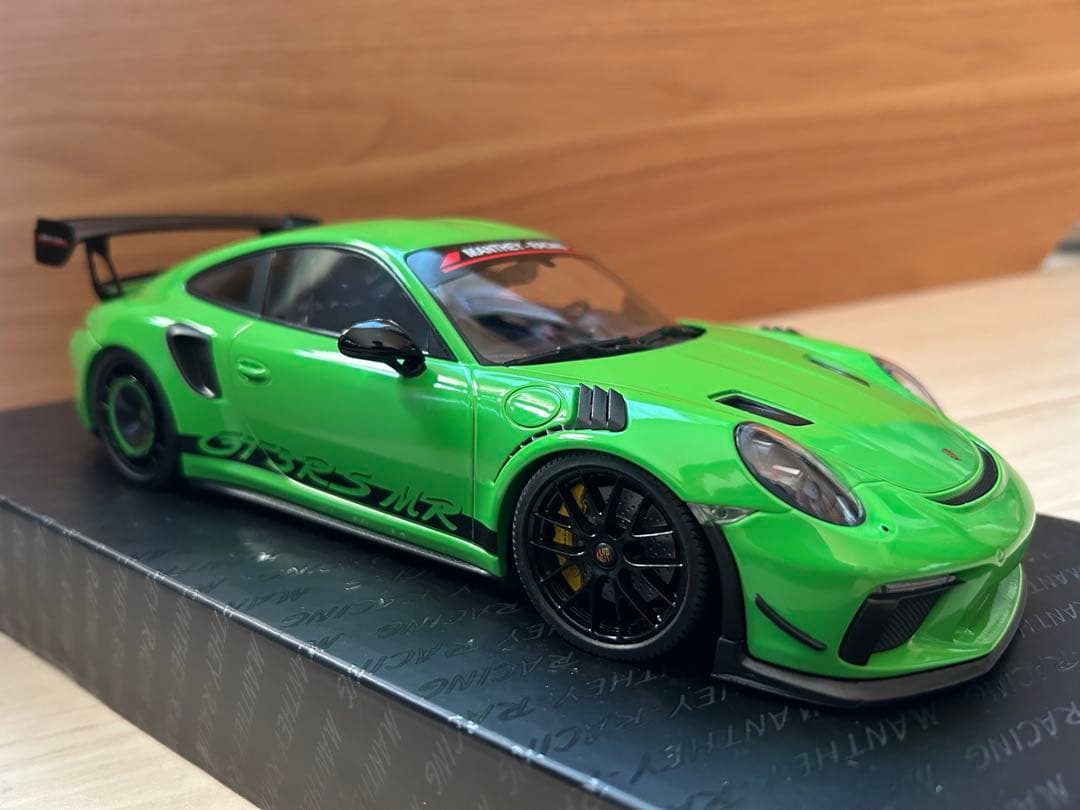 S*S様 1/18 ポルシェ911GT3 RS MR