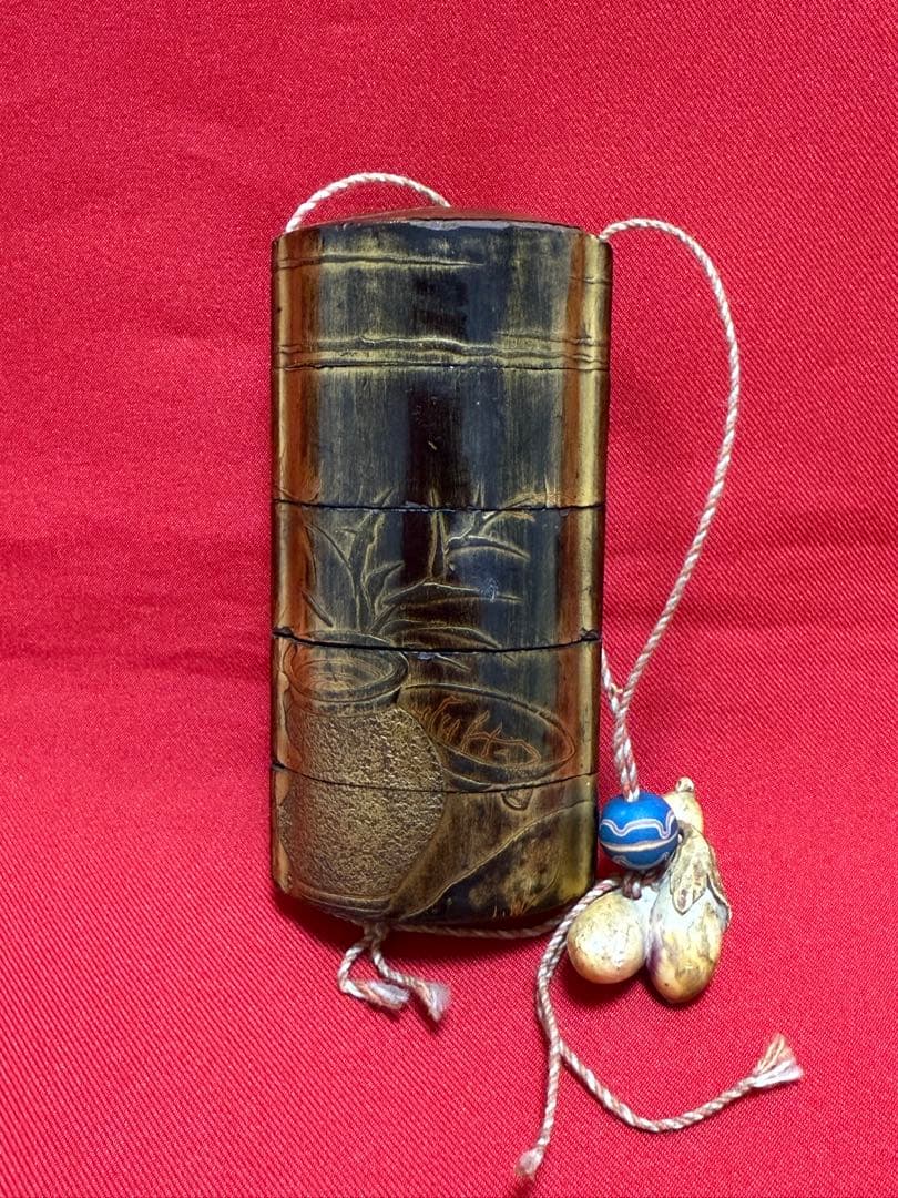 印籠 ★☆ 根付 緒締 堤物 提げ物 骨董 古美術 時代 老松図 金蒔絵