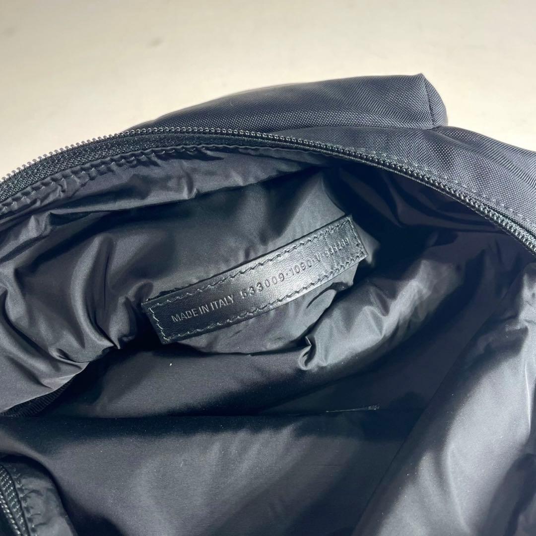 極美品　BALENCIAGA ボディバッグ エクスプローラー ロゴ刺繍　a379