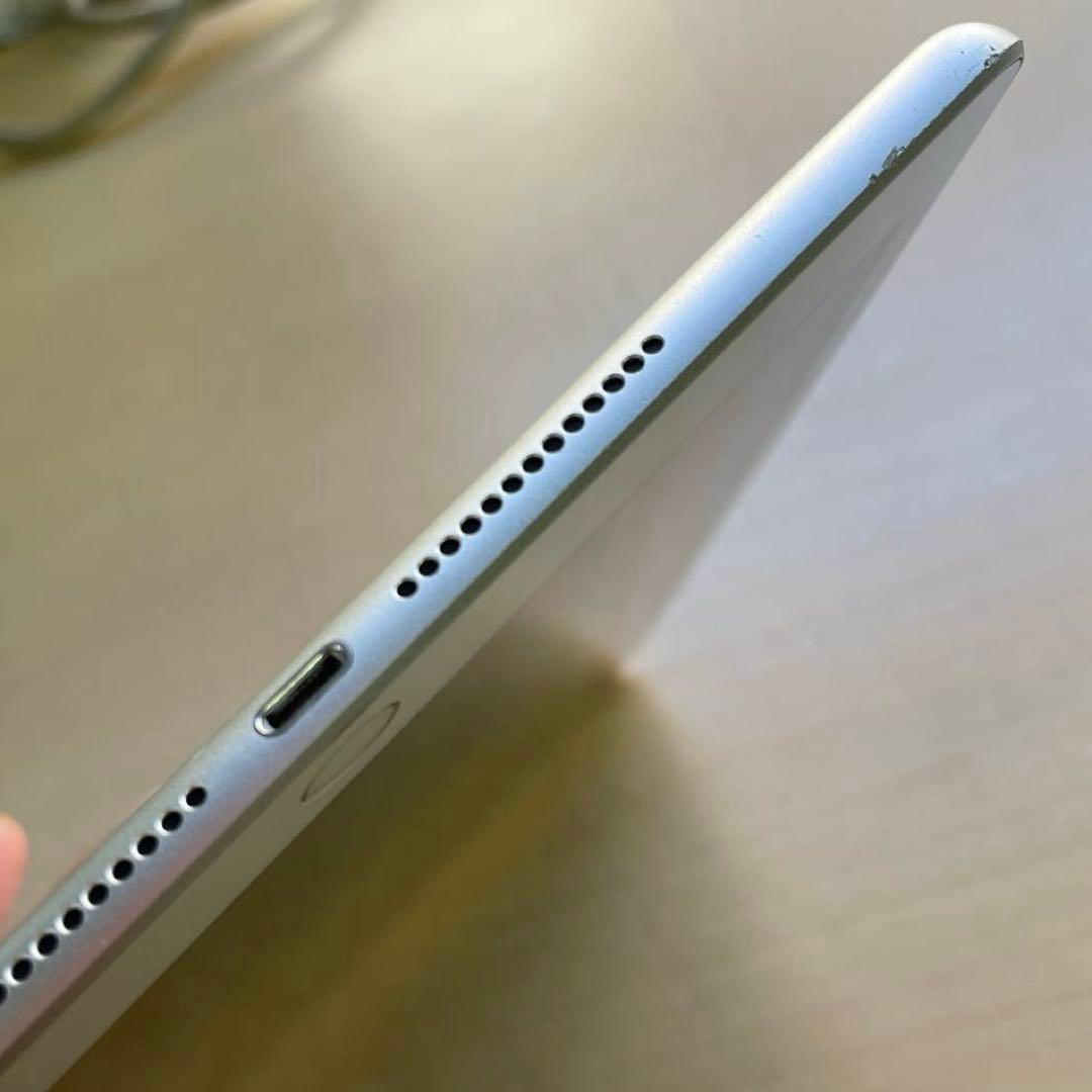 iPad 第6世代　A1893　Wi-Fiモデル　シルバー　32GB #9