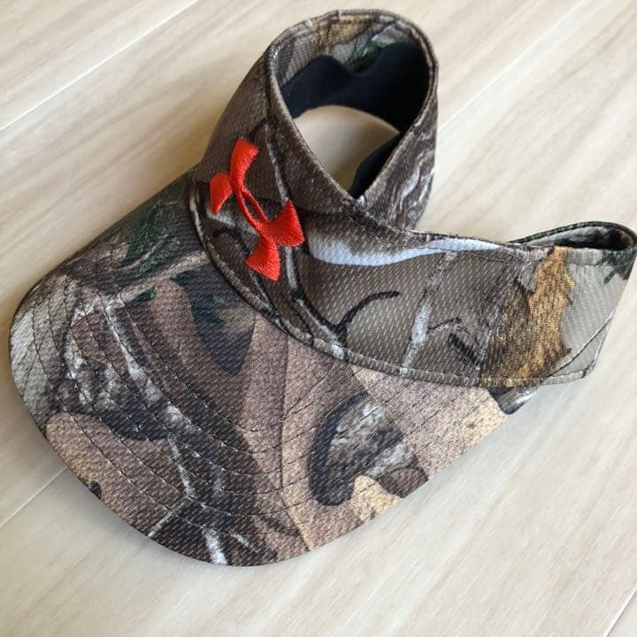 レア⭐︎アンダーアーマー　サンバイザー　リアルツリー