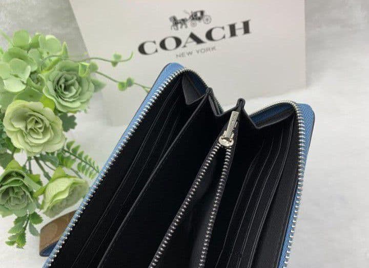 新品未使用コーチ長財布ブルーロングジップストラップ付レディースメンズ送料無料