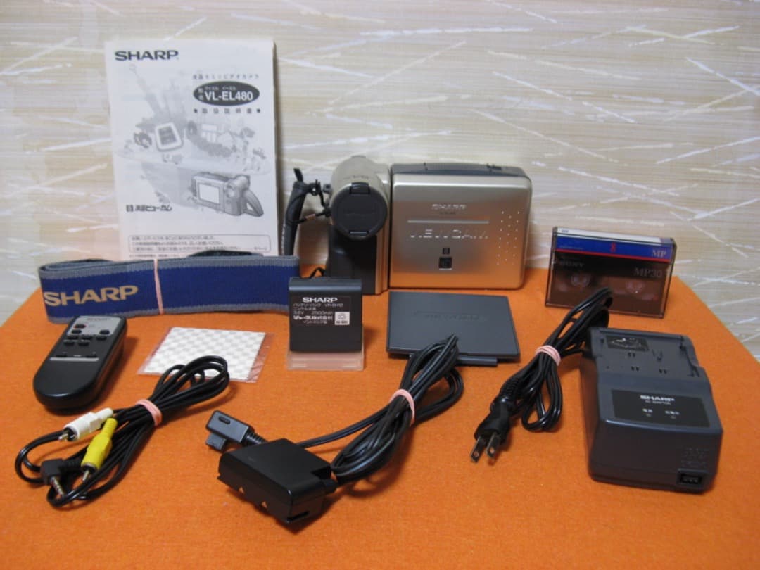 動作OK❗️☆シャープの液晶8ミリビデオカメラ・VL-EL480 ☆美品