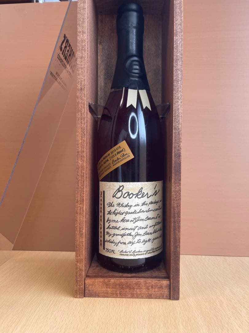 入手困難　ブッカーズ 2019-01E バーボンウイスキー 750ml 木箱付