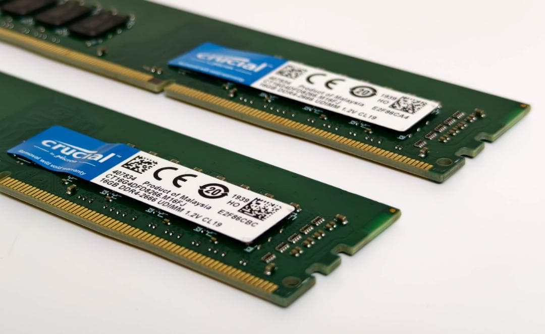 crucial DDR4-2666 16GBメモリ 2枚