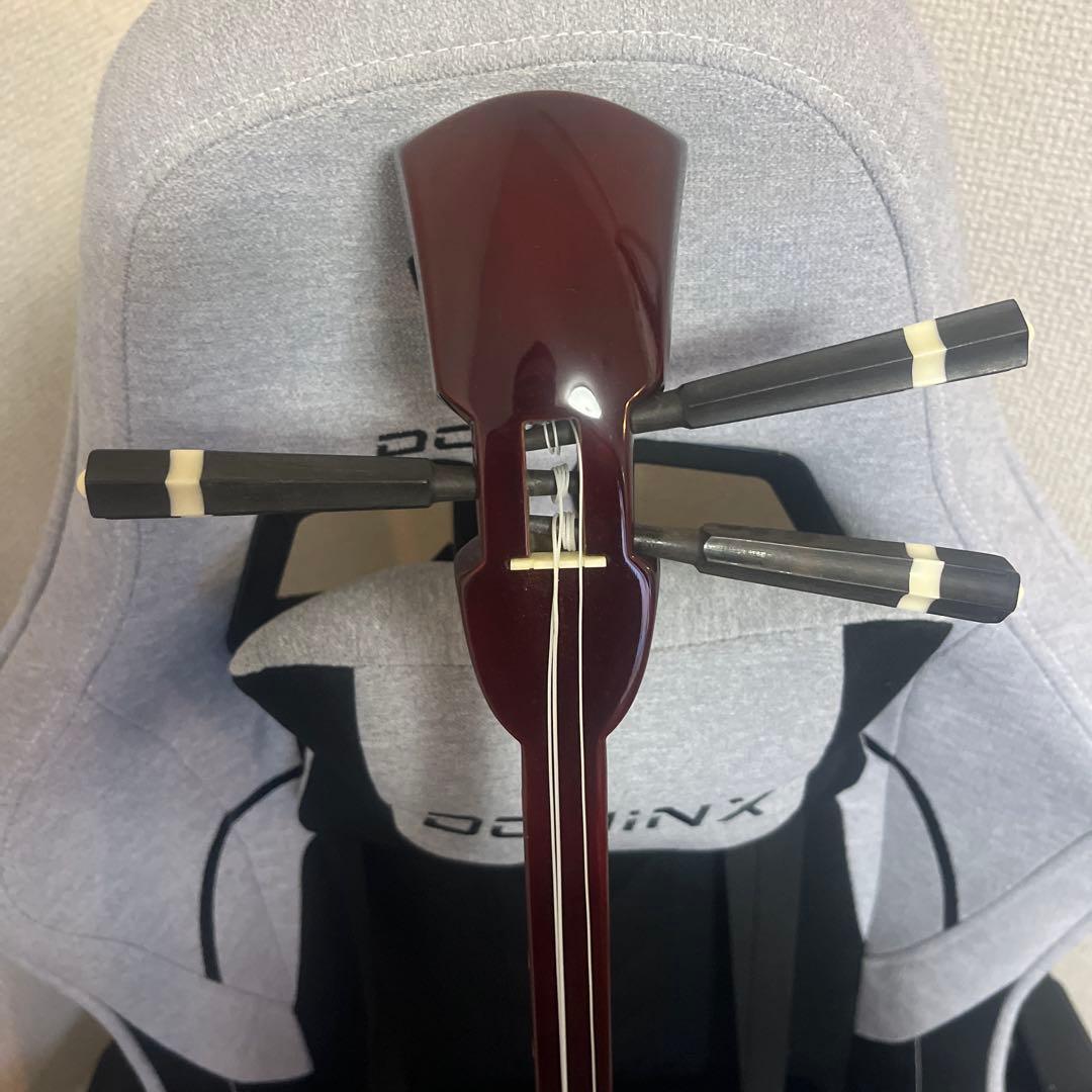 【美品】三味線本体 赤茶色 蛇皮付属品あり　ケース付き！