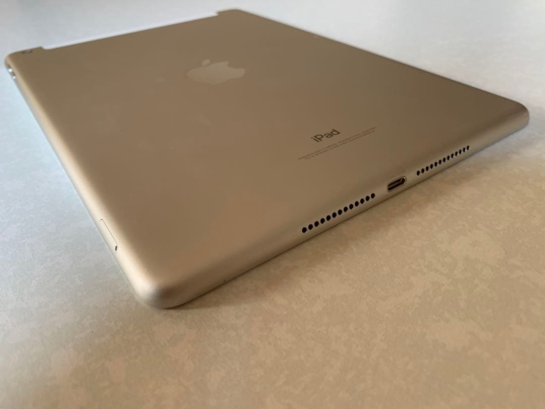 iPad (第5世代) wifi&cellular 32GB SIMフリー本体