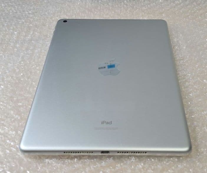 ゆ*う様 iPad 8◼️第8世代◼️Wi-Fi版◼️バッテリー良品◼️58