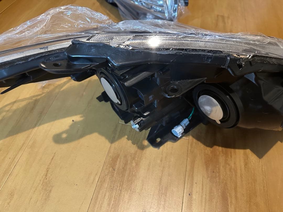 ZVW30 プリウス30 ヘッドライト