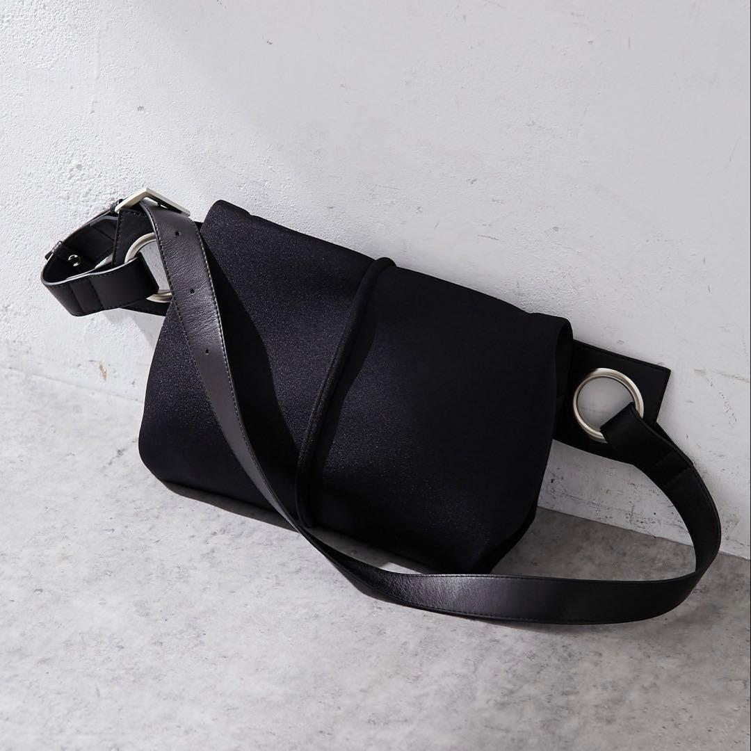 【美品】kawa-kawa NO1289 WETボディバッグ　Ｍサイズ　黒