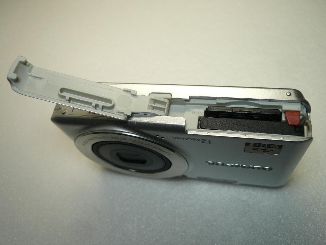 オリンパス VG-110⭐️美品⭕️実働品❤️小さいのに光学4倍1200万画素