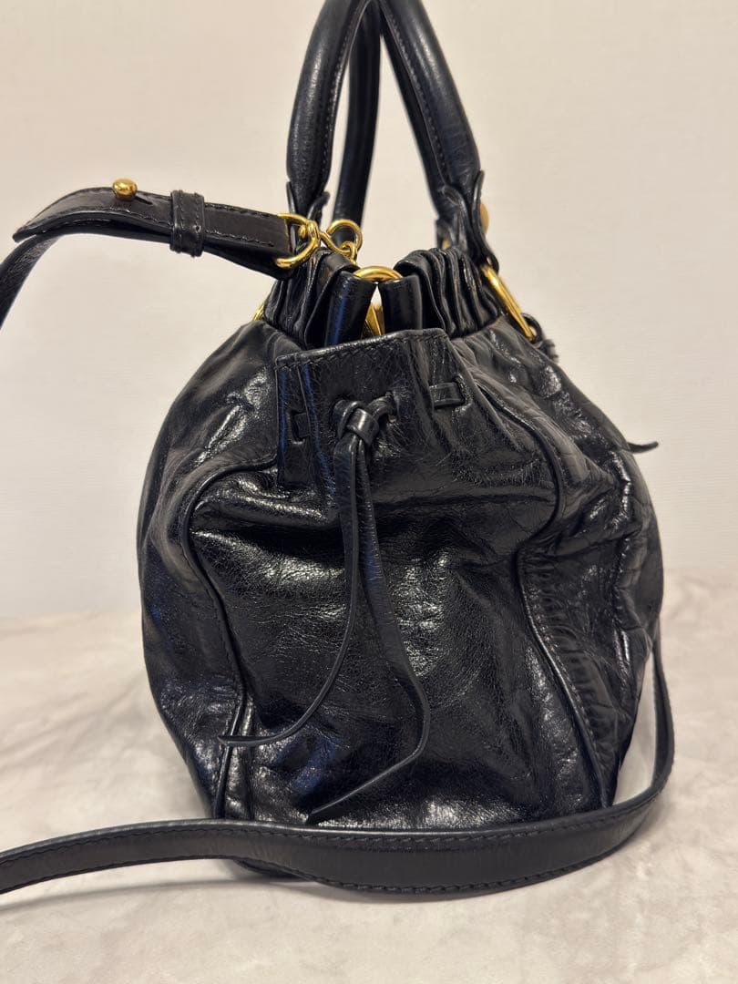 中古　MIU MIU（ミュウミュウ）　レザーハンドバッグ×