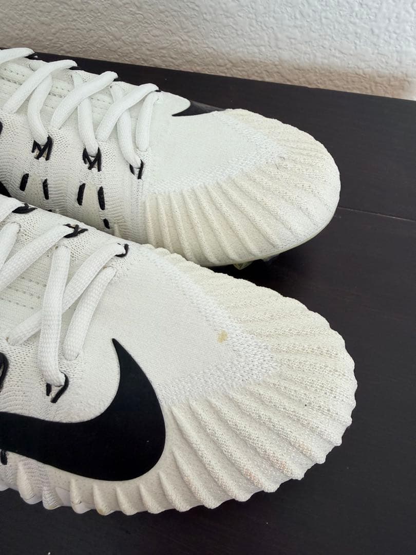 Nike menace ホワイト アメフト　スパイク　スパイク 27.5 新品