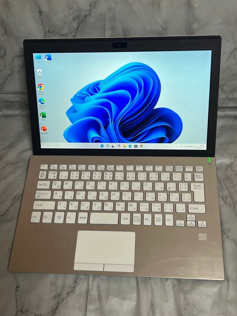 VAIO VJPF11C11N　8GB / 256 GB