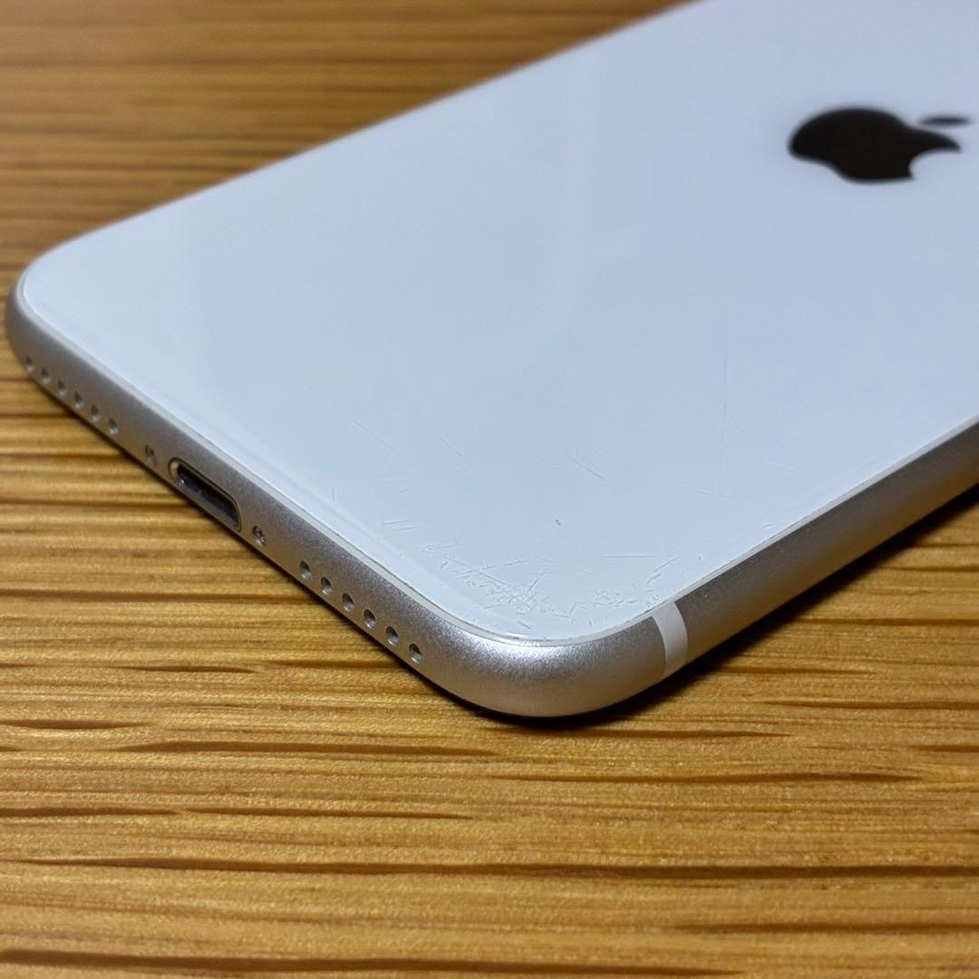 Ya17700 iPhone SE第3世代64GB SIMフリー　美品