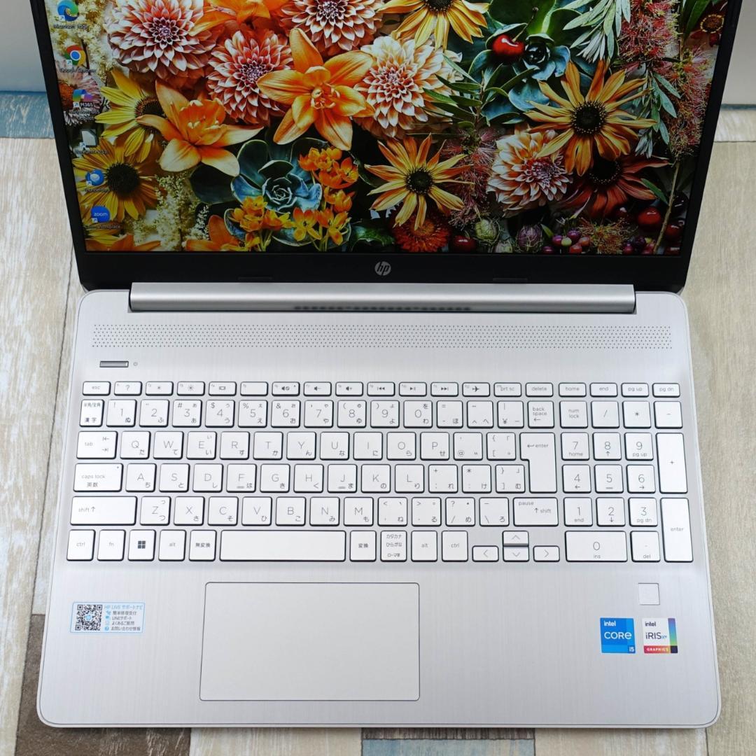 未使用に近い２０２３年製の軽量１５インチ✨超高速ＳＳＤ＆大容量メモリ✨ＩＰＳ液晶