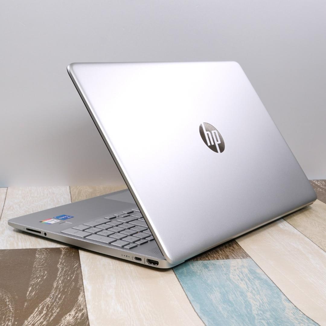 未使用に近い２０２３年製の軽量１５インチ✨超高速ＳＳＤ＆大容量メモリ✨ＩＰＳ液晶