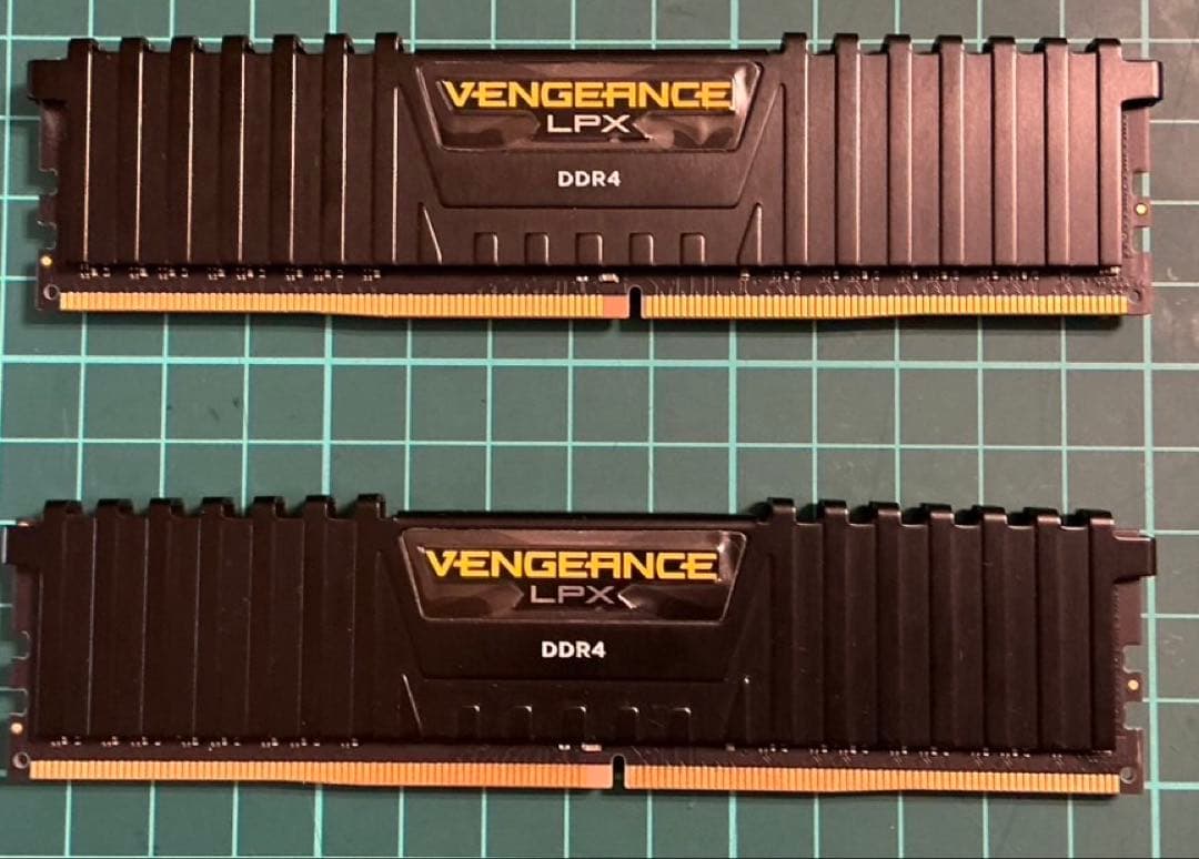 メモリー Corsair DDR4 16GB 2133MHz(8x2GB)