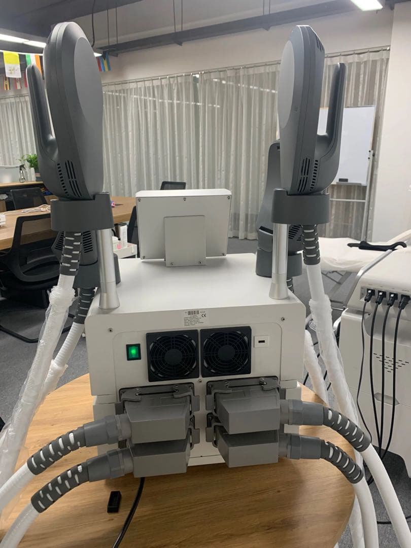 高強度電磁パルスエムスカルプト（4ハンド）